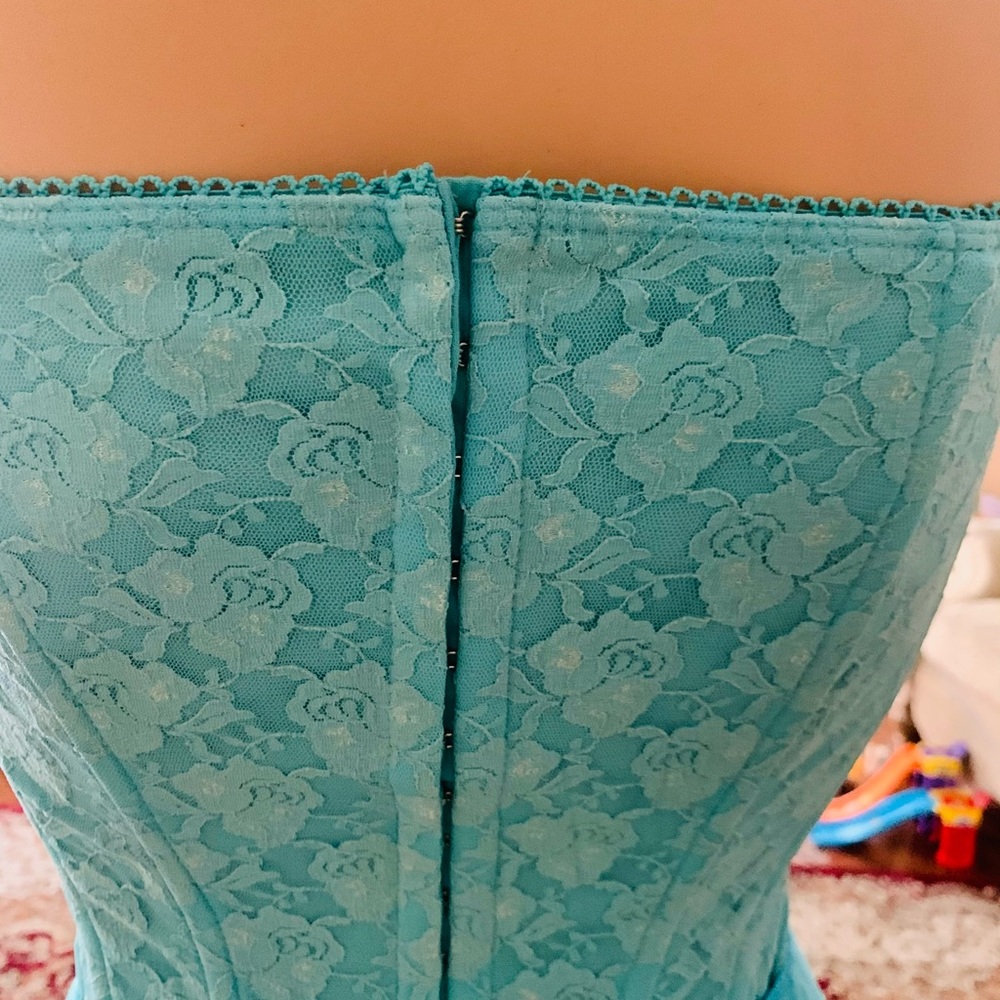 Guess lady top - Picture 3 of 3